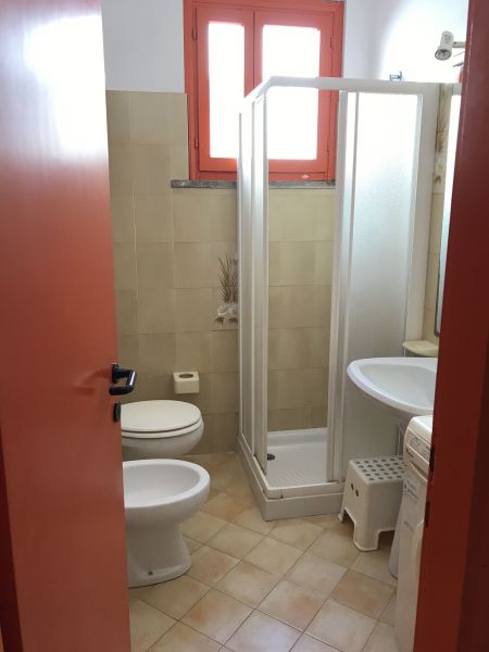 photo 13 Owner direct vacation rental San Vincenzo appartement Tuscany Livorno Province bathroom