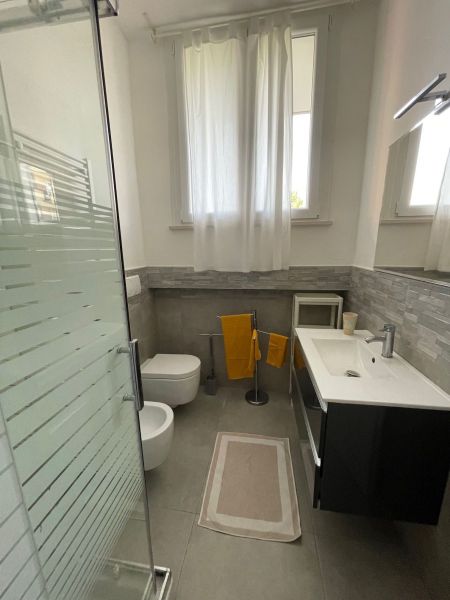 photo 16 Owner direct vacation rental Rimini appartement Emilia-Romagna Rimini Province bathroom 1
