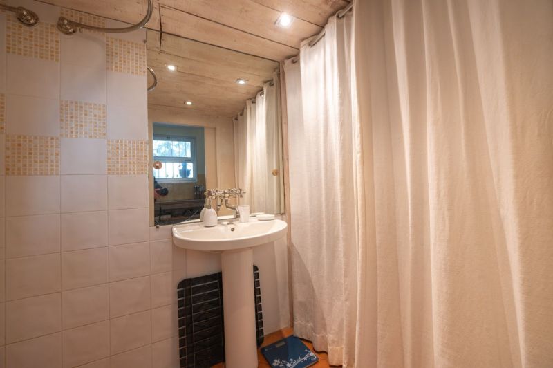 photo 11 Owner direct vacation rental Le Lavandou studio Provence-Alpes-Cte d'Azur Var Washing facilities