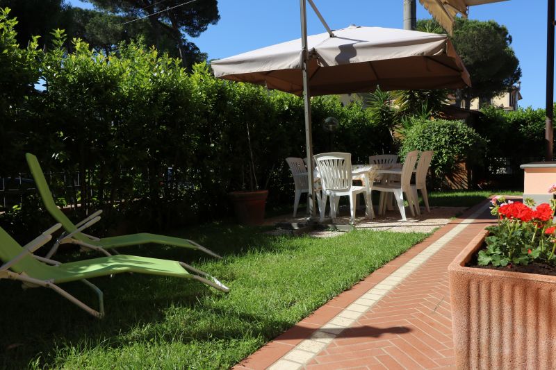 photo 18 Owner direct vacation rental Marina di Massa appartement Tuscany Massa-Carrara Province Garden