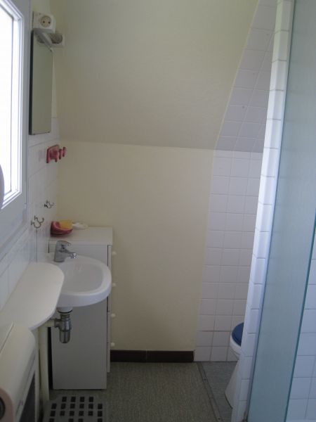 photo 11 Owner direct vacation rental Plozevet maison Brittany Finistre Washing facilities