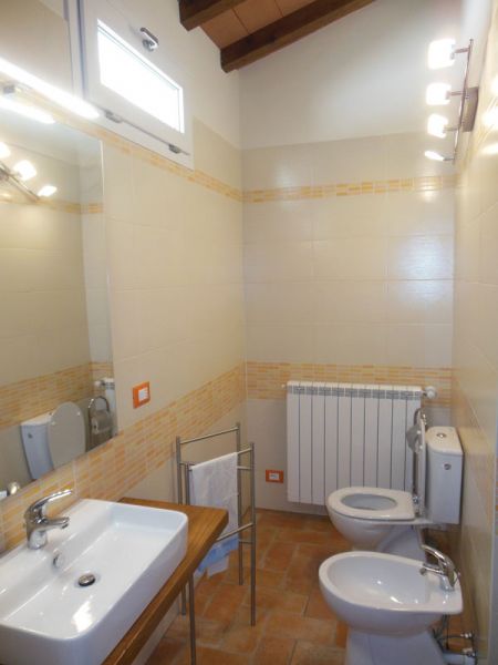 photo 12 Owner direct vacation rental Rio Marina maison Tuscany Elba Island bathroom 2