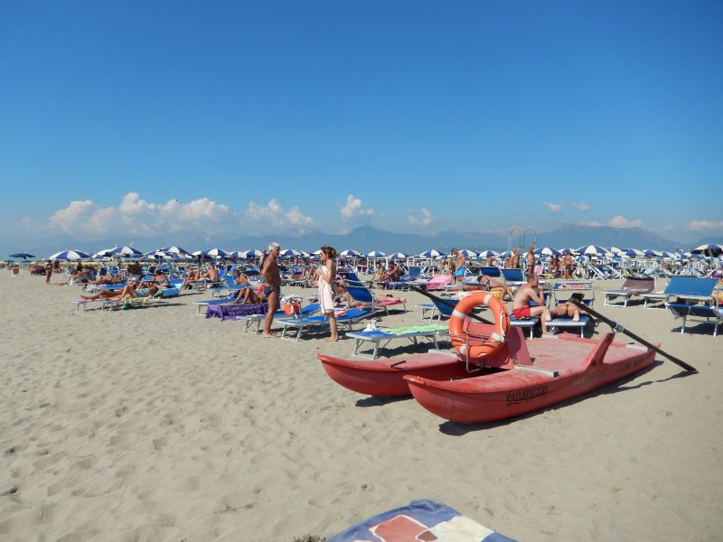 photo 12 Owner direct vacation rental Pisa mobilhome Tuscany  Beach