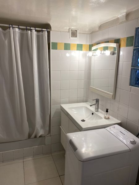 photo 5 Owner direct vacation rental La Seyne sur Mer appartement Provence-Alpes-Cte d'Azur Var bathroom