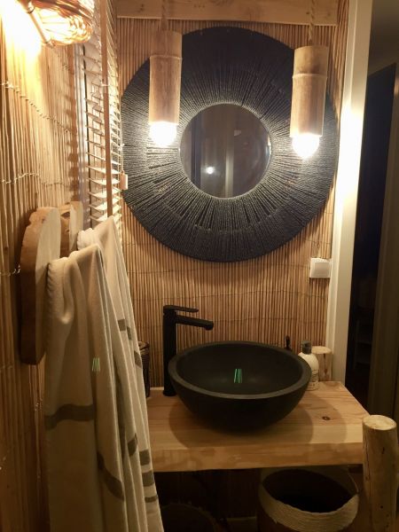 photo 24 Owner direct vacation rental Saint Tropez mobilhome Provence-Alpes-Cte d'Azur Var bathroom