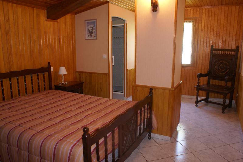 photo 6 Owner direct vacation rental Bergerac gite Aquitaine Dordogne bedroom 1