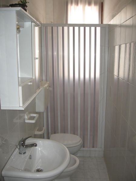 photo 9 Owner direct vacation rental Torre Canne appartement Puglia Brindisi Province bathroom