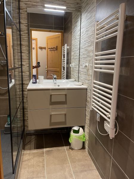 photo 10 Owner direct vacation rental Vars appartement Provence-Alpes-Cte d'Azur Hautes-Alpes bathroom