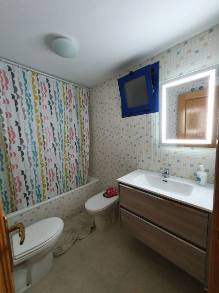 photo 7 Owner direct vacation rental Pescola appartement Valencian Community Castelln (province of) bathroom 1