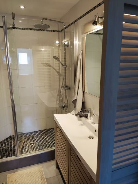 photo 5 Owner direct vacation rental Ceyreste villa Provence-Alpes-Cte d'Azur Bouches du Rhne bathroom 1