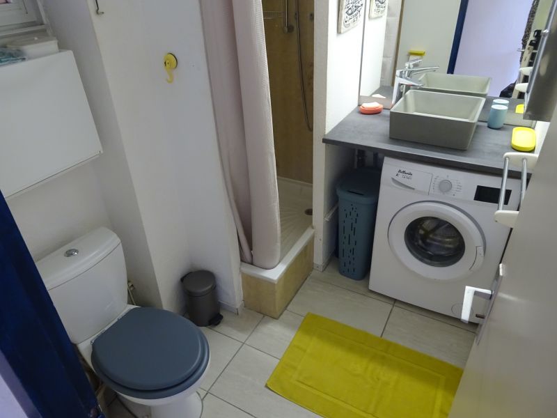 photo 17 Owner direct vacation rental Port Leucate appartement Languedoc-Roussillon Aude Washing facilities