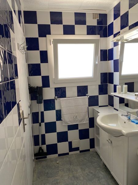 photo 10 Owner direct vacation rental Agay studio Provence-Alpes-Cte d'Azur Var bathroom