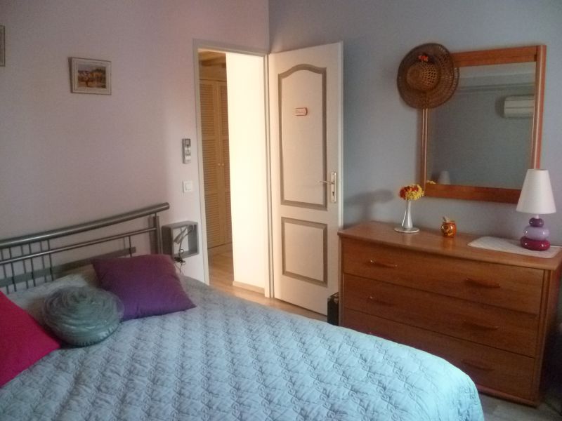 photo 13 Owner direct vacation rental Sanary-sur-Mer appartement Provence-Alpes-Cte d'Azur Var bedroom