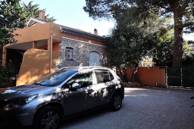 photo 6 Owner direct vacation rental Sanary-sur-Mer appartement Provence-Alpes-Cte d'Azur Var Parking