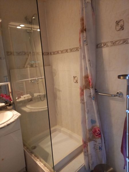 photo 14 Owner direct vacation rental Les 2 Alpes appartement Rhone-Alps Isre Washing facilities