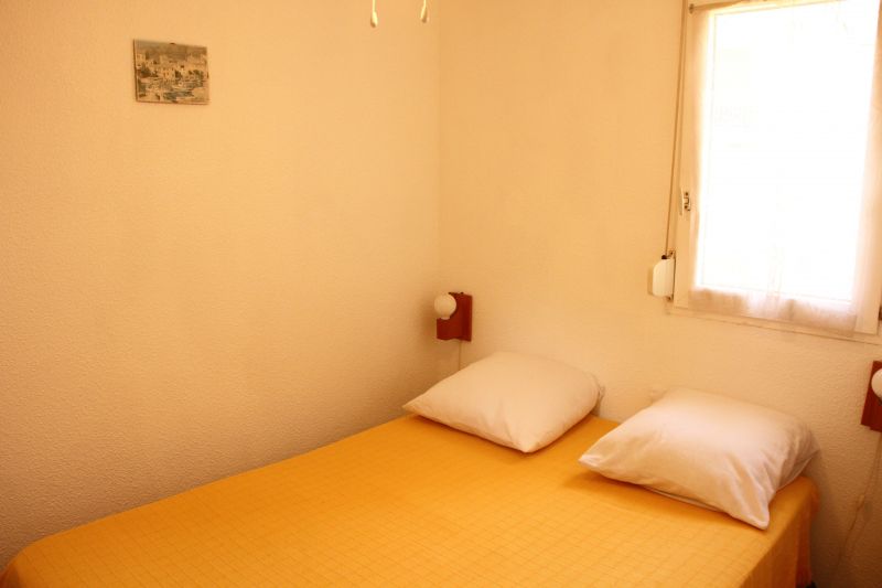 photo 11 Owner direct vacation rental La Londe-les-Maures appartement Provence-Alpes-Cte d'Azur Var bedroom