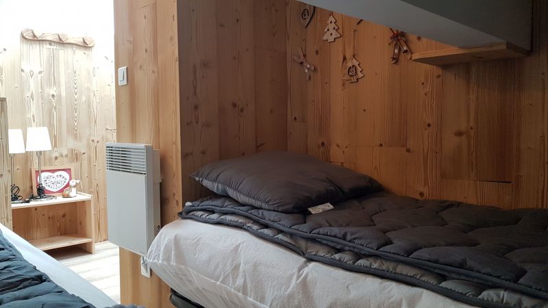 photo 18 Owner direct vacation rental Praz de Lys Sommand appartement Rhone-Alps Haute-Savoie bedroom 2
