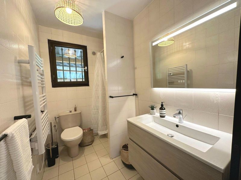 photo 5 Owner direct vacation rental Valbonne villa Provence-Alpes-Cte d'Azur Alpes-Maritimes bathroom 1