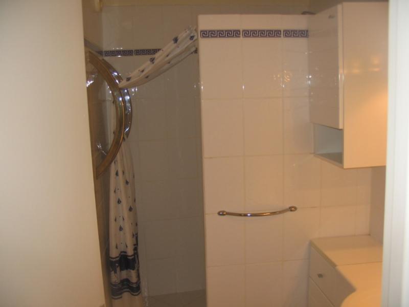 photo 9 Owner direct vacation rental La Grande Motte studio Languedoc-Roussillon Hrault Washing facilities