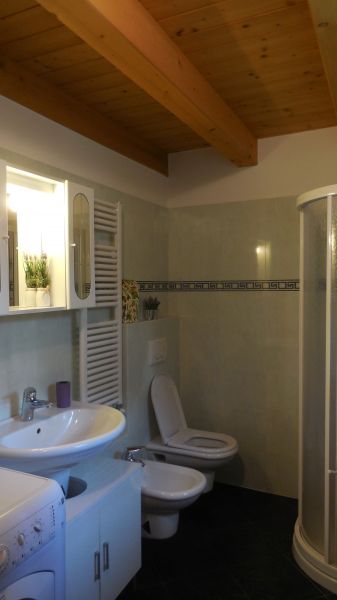 photo 8 Owner direct vacation rental Bardolino appartement Veneto Verona Province bathroom