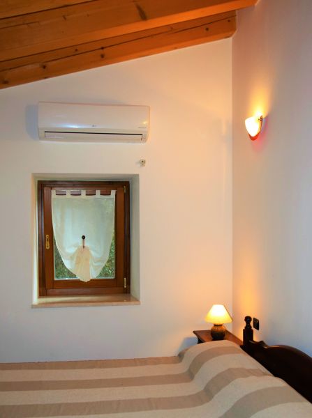 photo 4 Owner direct vacation rental Bardolino appartement Veneto Verona Province bedroom 1