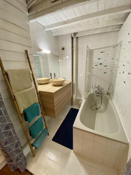 photo 15 Owner direct vacation rental Narbonne gite Languedoc-Roussillon Aude bathroom 3